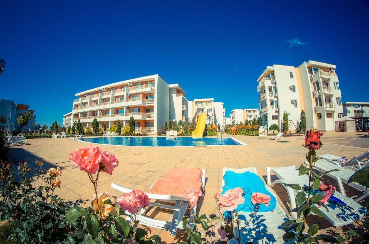 Nessebar Fort Club - Prestige Apartments サニービーチ エクステリア 写真